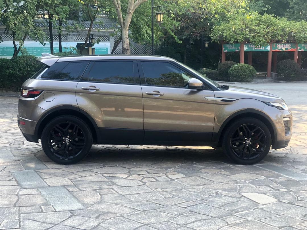 2017 Range Rover  Evoque SE thumbnail 7