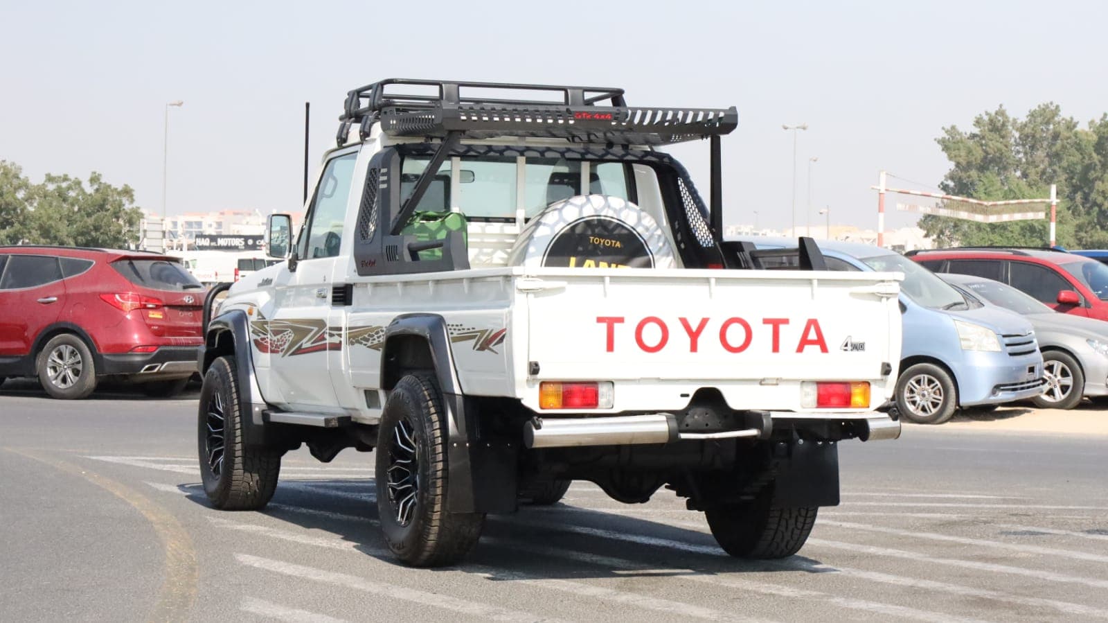 2012 Toyota  Land Cruiser  thumbnail 4