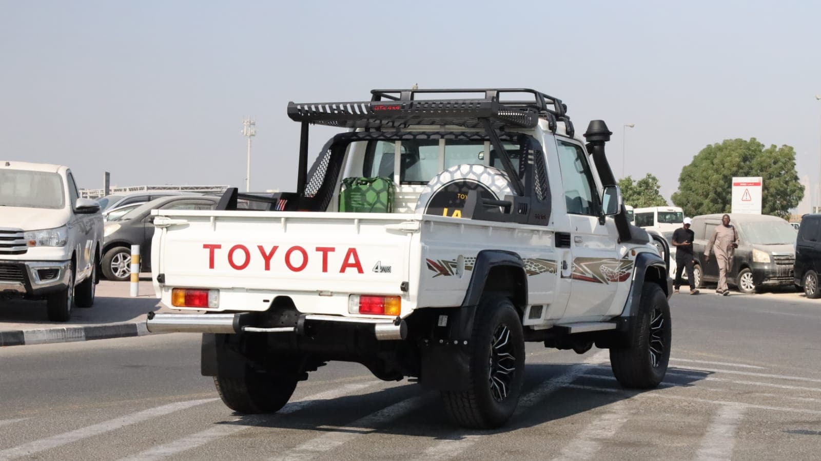 2012 Toyota  Land Cruiser  thumbnail 6