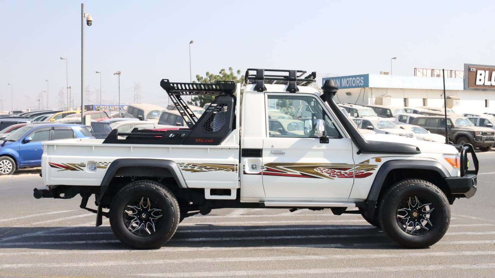 2012 Toyota  Land Cruiser  thumbnail 8