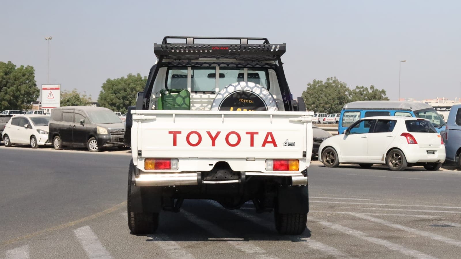 2012 Toyota  Land Cruiser  thumbnail 9