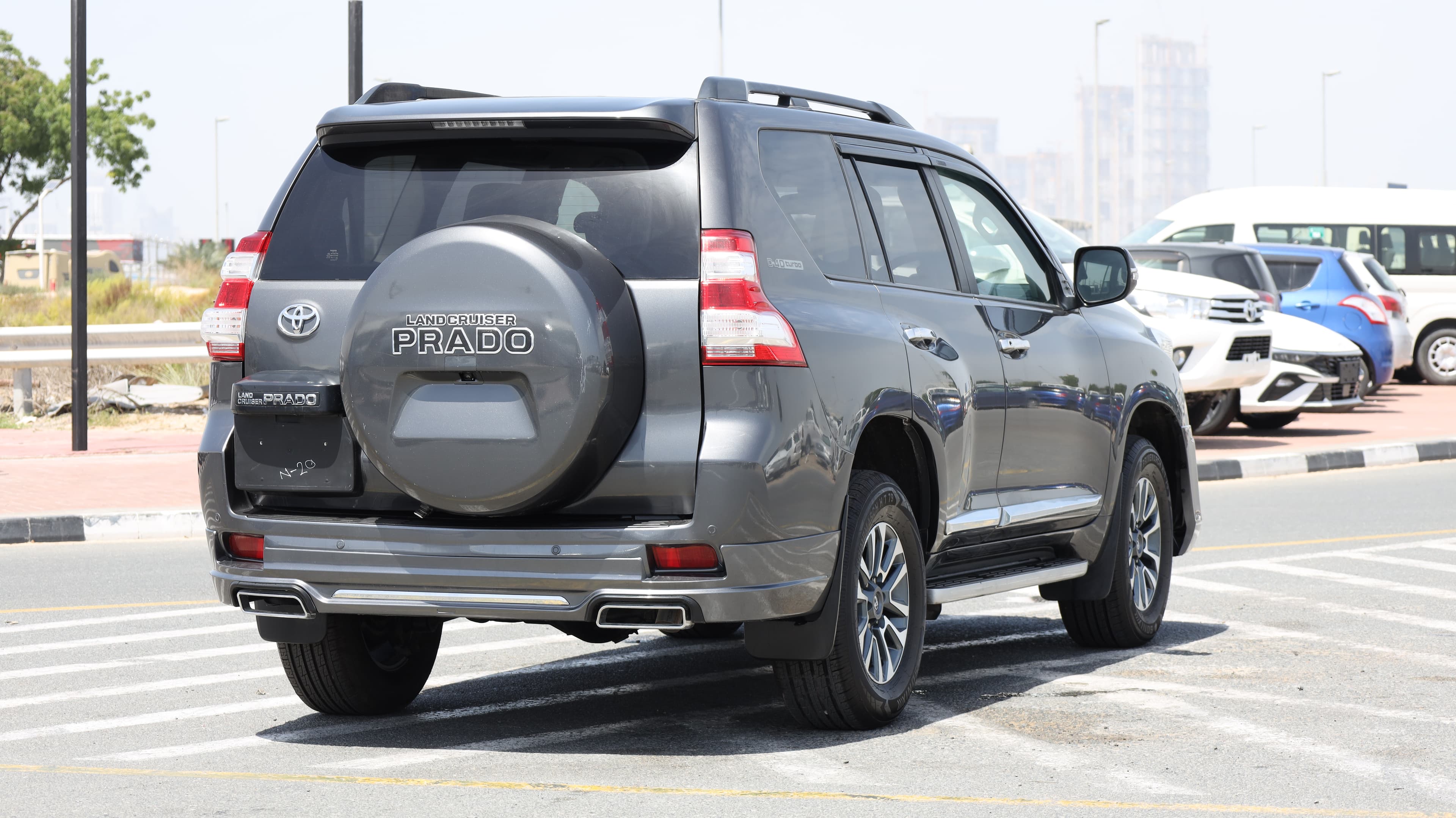 2017 Toyota   Landcruiser Prado thumbnail 8