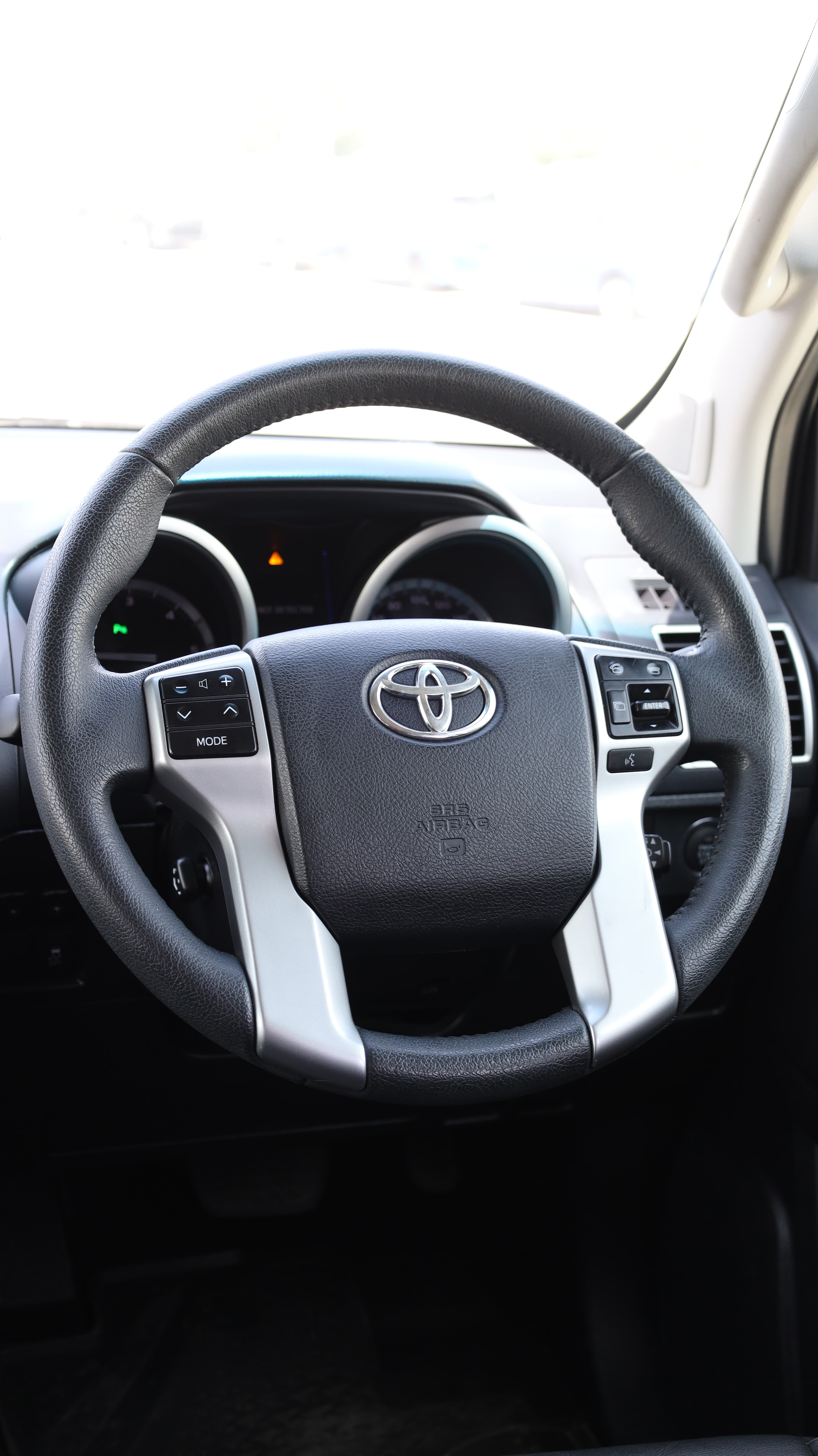 2017 Toyota   Landcruiser Prado thumbnail 9