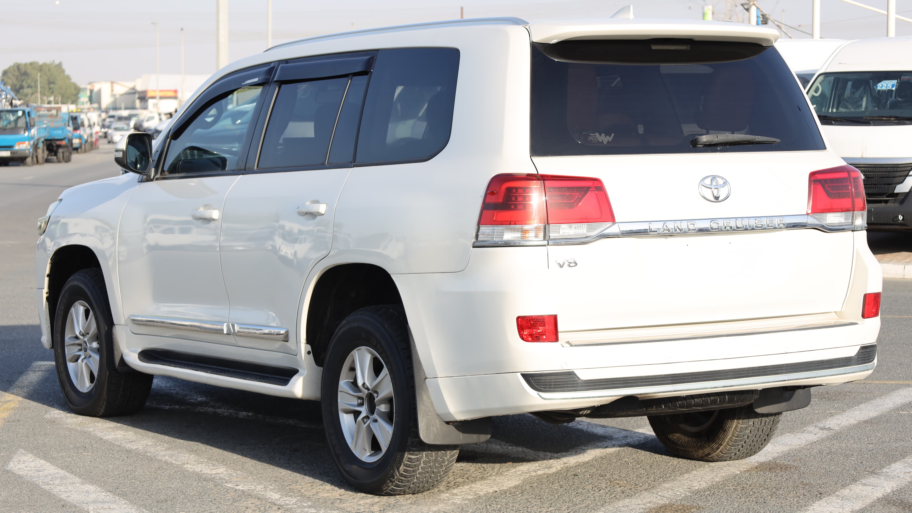 2020 TOYOTA  LAND CRUISER GXR  thumbnail 4