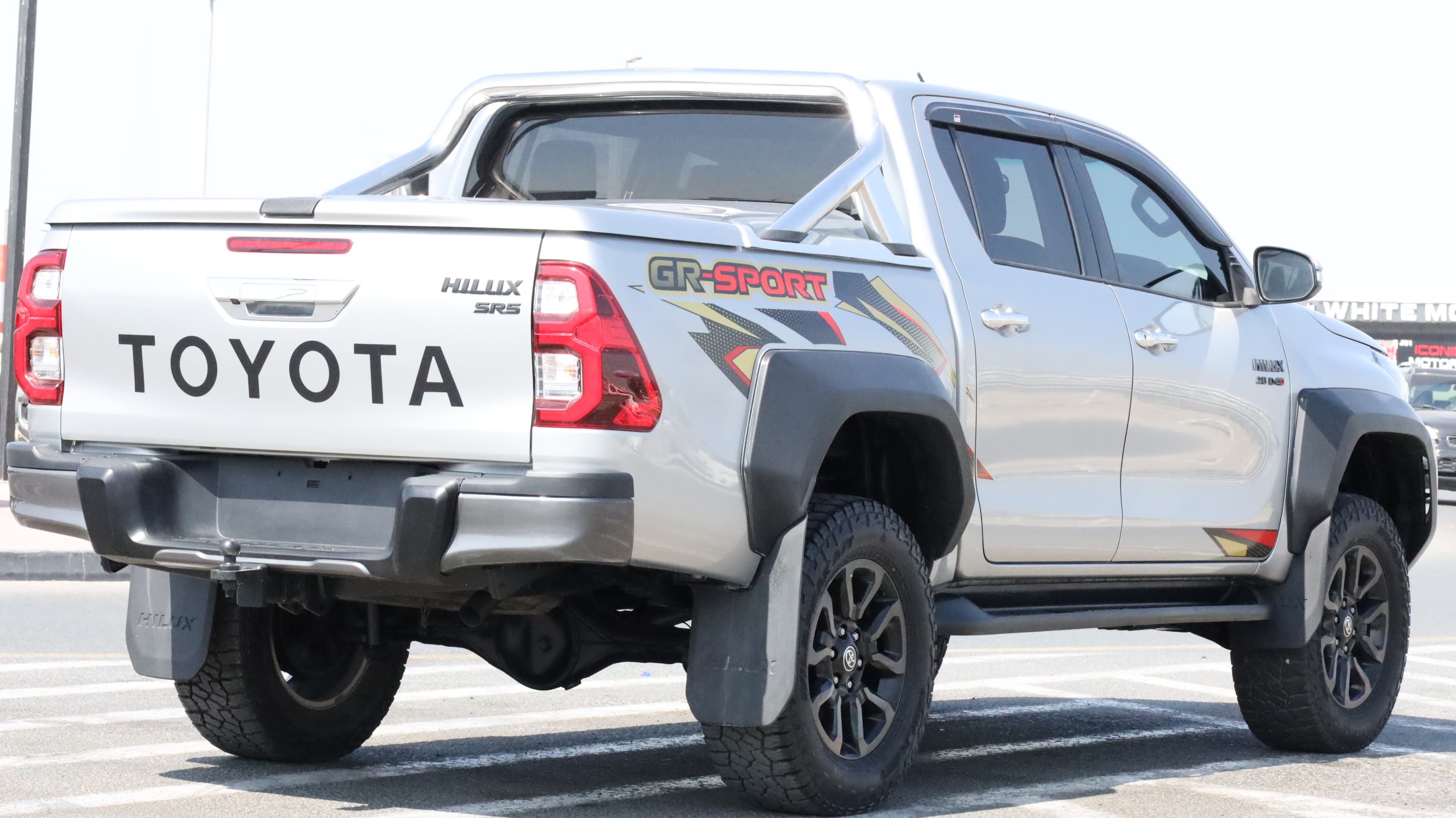 2026 TOYOTA TOYOTA HILUX GR / 2.8 DSL A/T TURBO/WITH BODY KIT  thumbnail 6