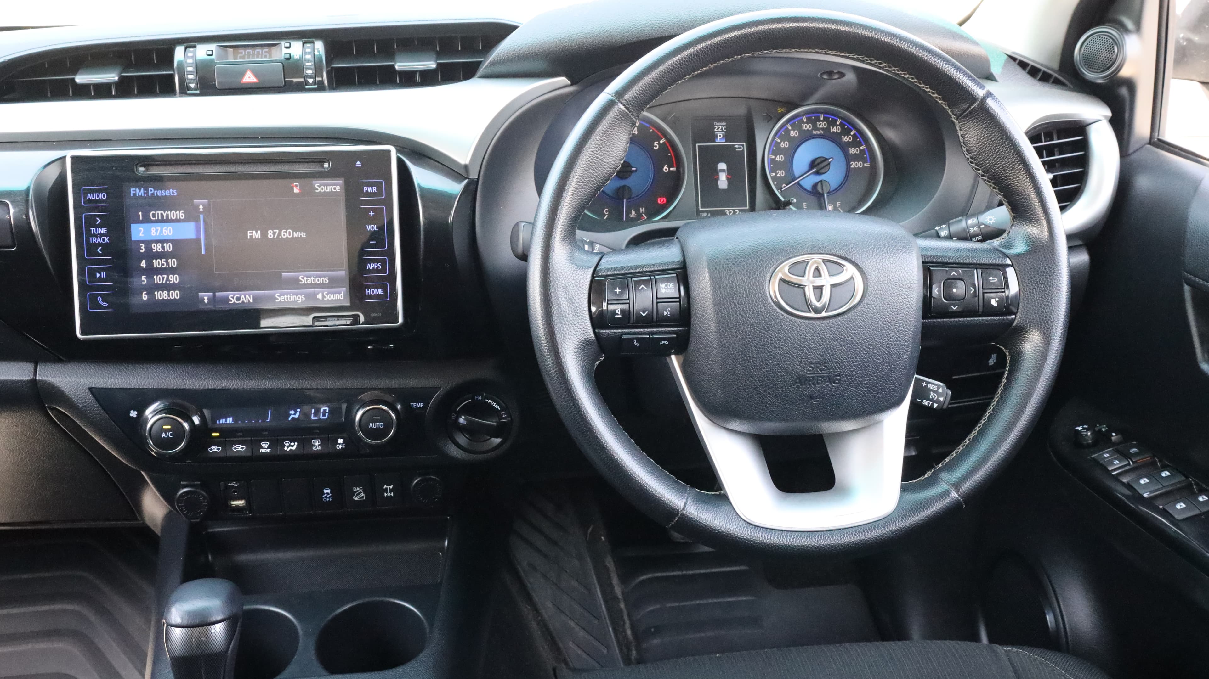 2026 TOYOTA TOYOTA HILUX GR / 2.8 DSL A/T TURBO/WITH BODY KIT  thumbnail 10