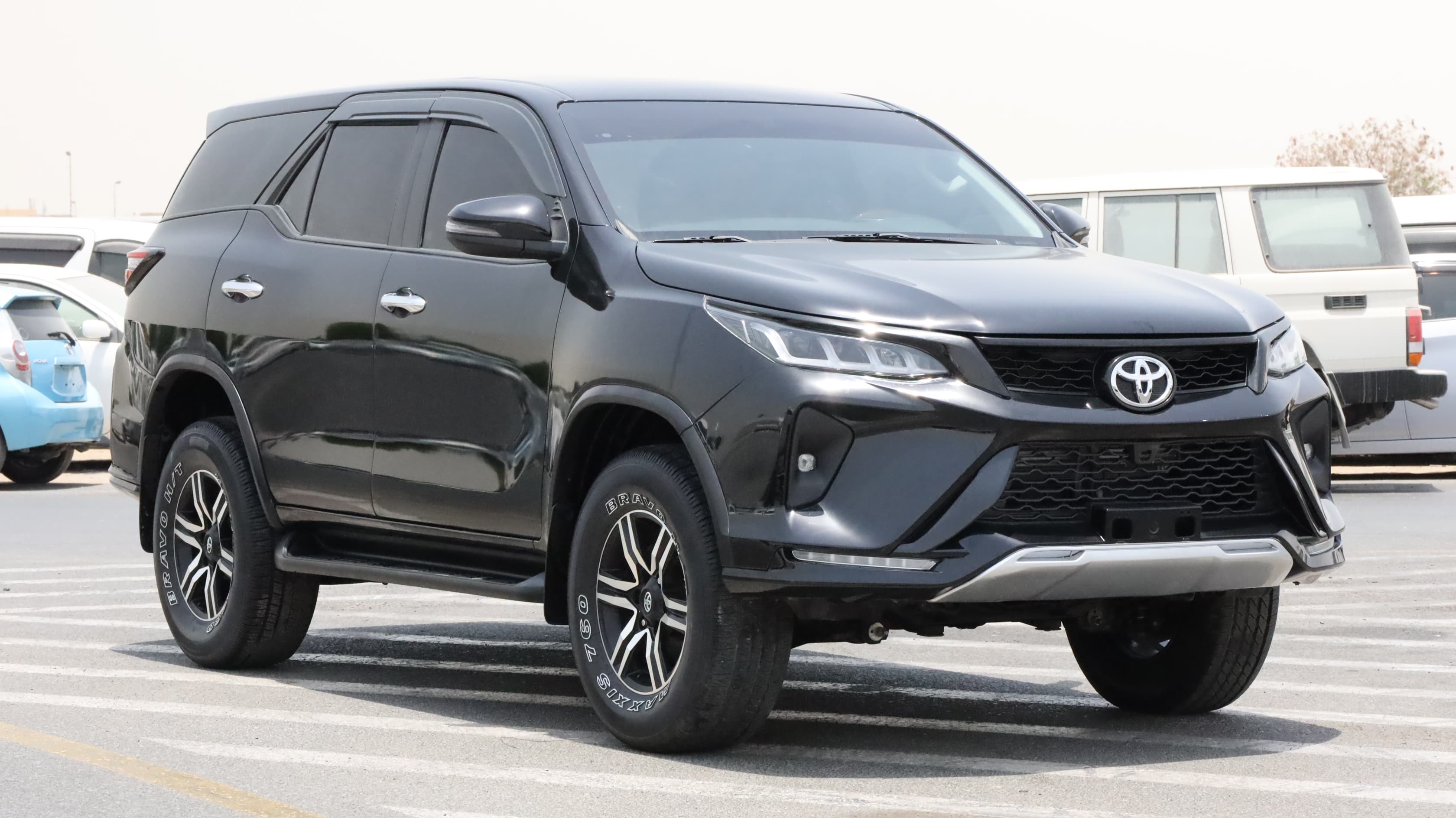 2017 TOYOTA  FORTUNER / 2.4 DIESEL TURBO / LHD & 4WD thumbnail 3