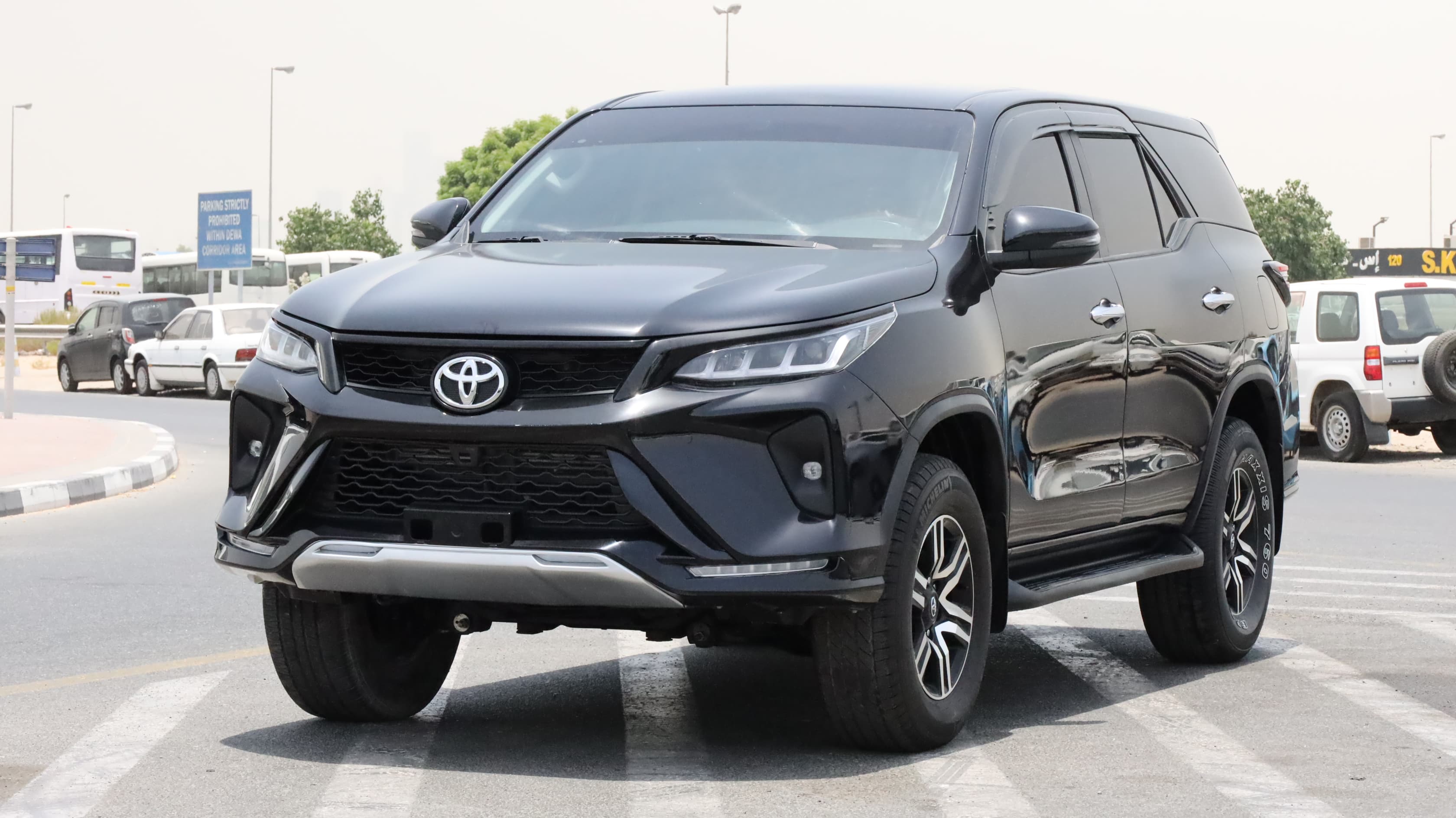 2017 TOYOTA  FORTUNER / 2.4 DIESEL TURBO / LHD & 4WD thumbnail 5